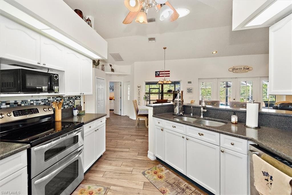 9851 Merle DR, NORTH FORT MYERS FL 33917-12