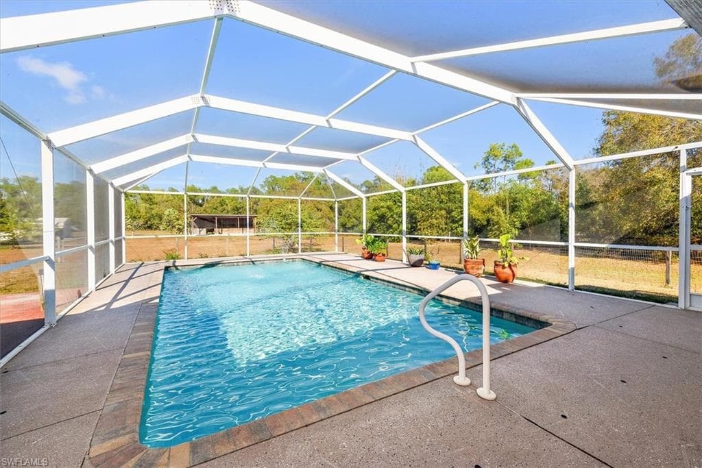 9851 Merle DR, NORTH FORT MYERS FL 33917-6
