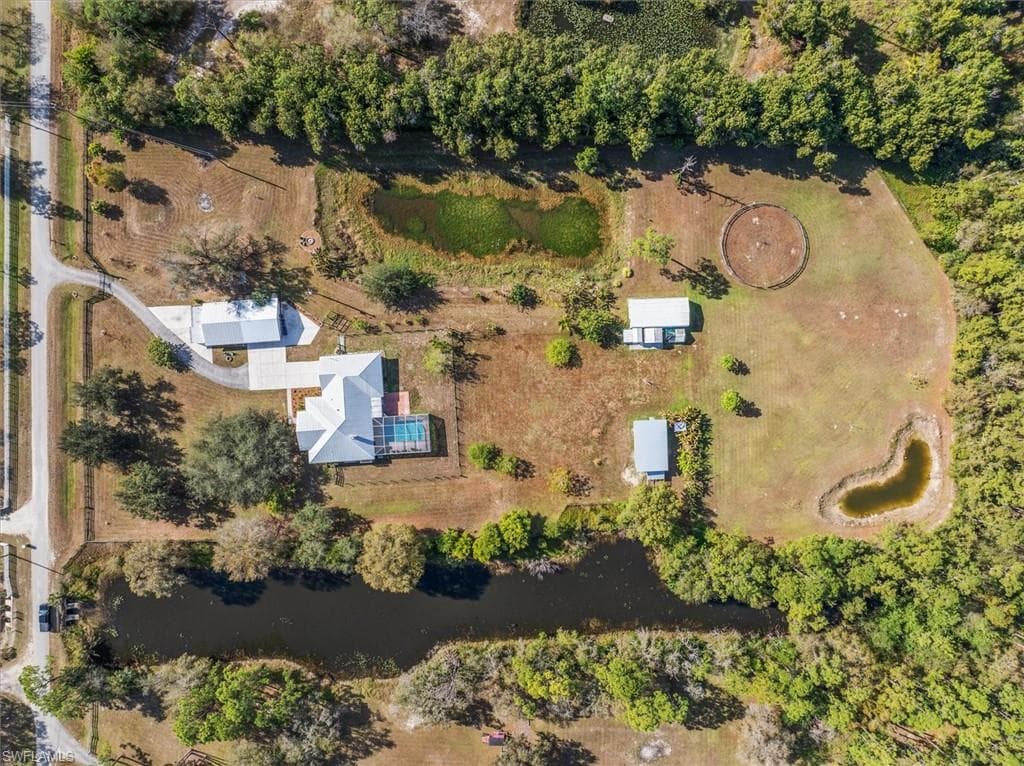 9851 Merle DR, NORTH FORT MYERS FL 33917-4