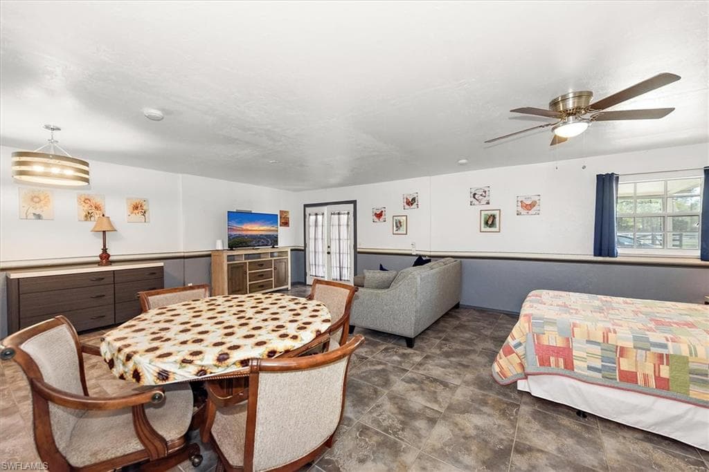 9851 Merle DR, NORTH FORT MYERS FL 33917-32