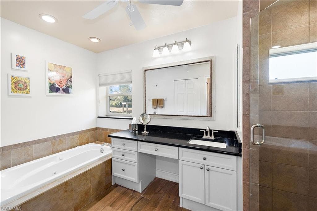 9851 Merle DR, NORTH FORT MYERS FL 33917-18