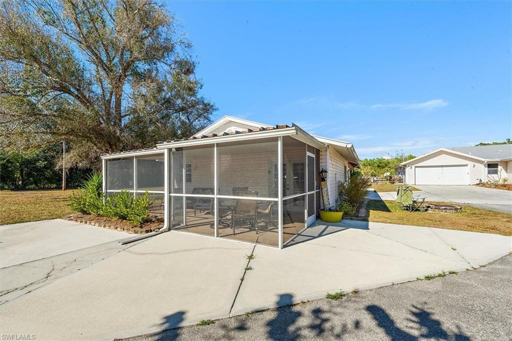 9851 Merle DR, NORTH FORT MYERS FL 33917-28