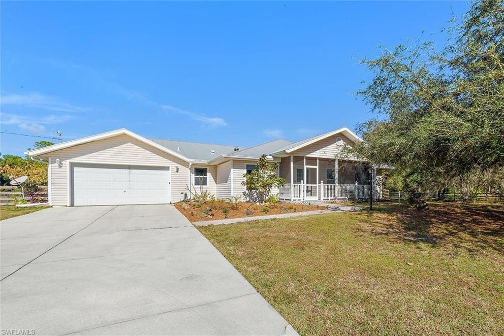 9851 Merle DR, NORTH FORT MYERS FL 33917-3