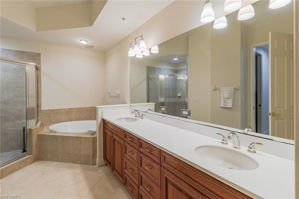 5960 Tarpon Gardens CIR # 102, CAPE CORAL FL 33914-25