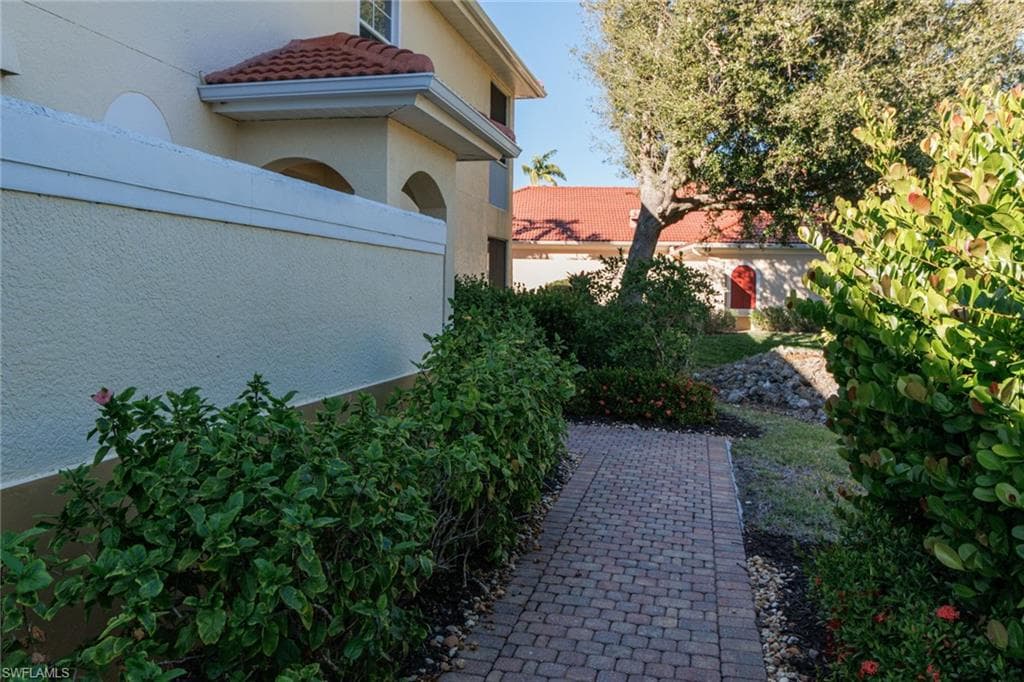 5960 Tarpon Gardens CIR # 102, CAPE CORAL FL 33914-32