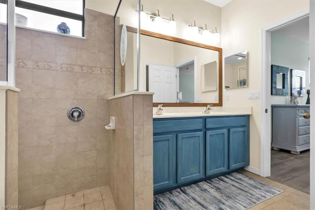 3717 Pino Vista WAY, ESTERO FL 33928-27