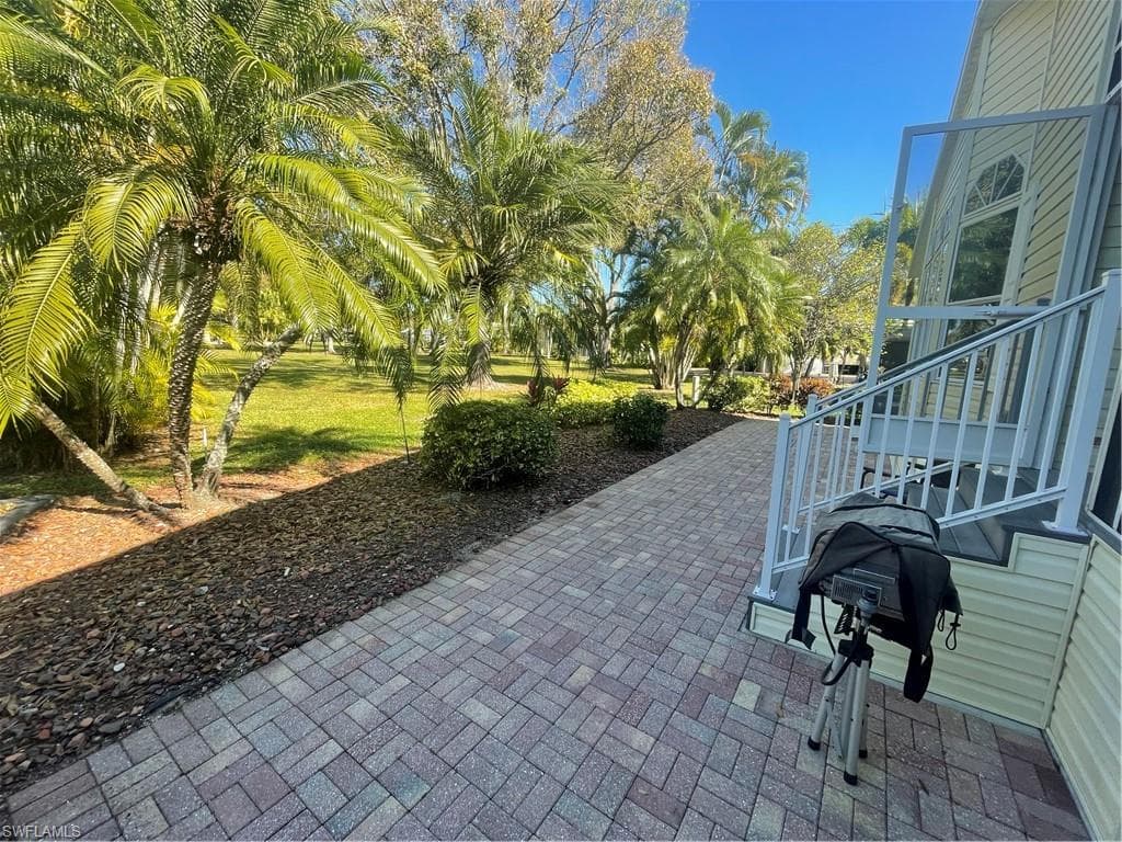 10015 Parkwood DR, FORT MYERS FL 33905-45