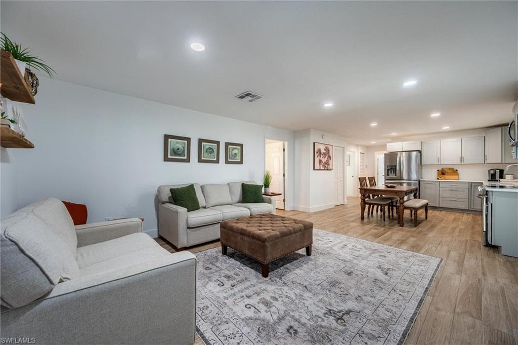 2432 Lake AVE, NAPLES FL 34112-6