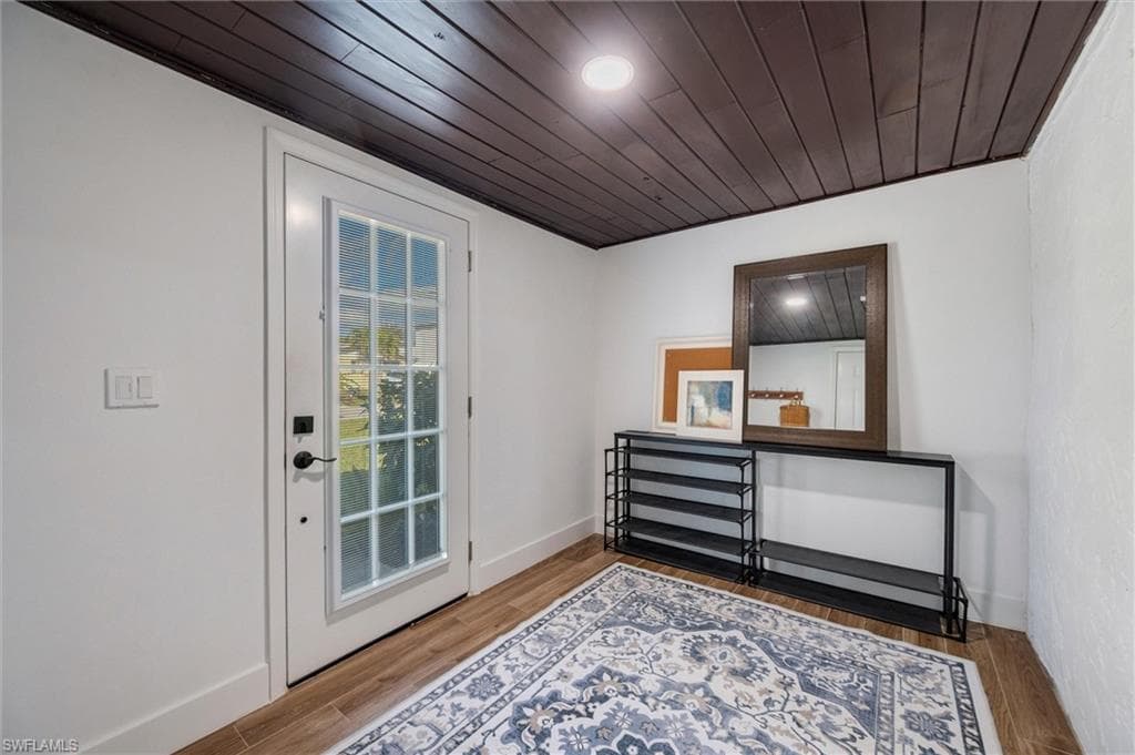 2432 Lake AVE, NAPLES FL 34112-2