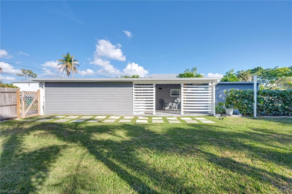 2432 Lake AVE, NAPLES FL 34112-31