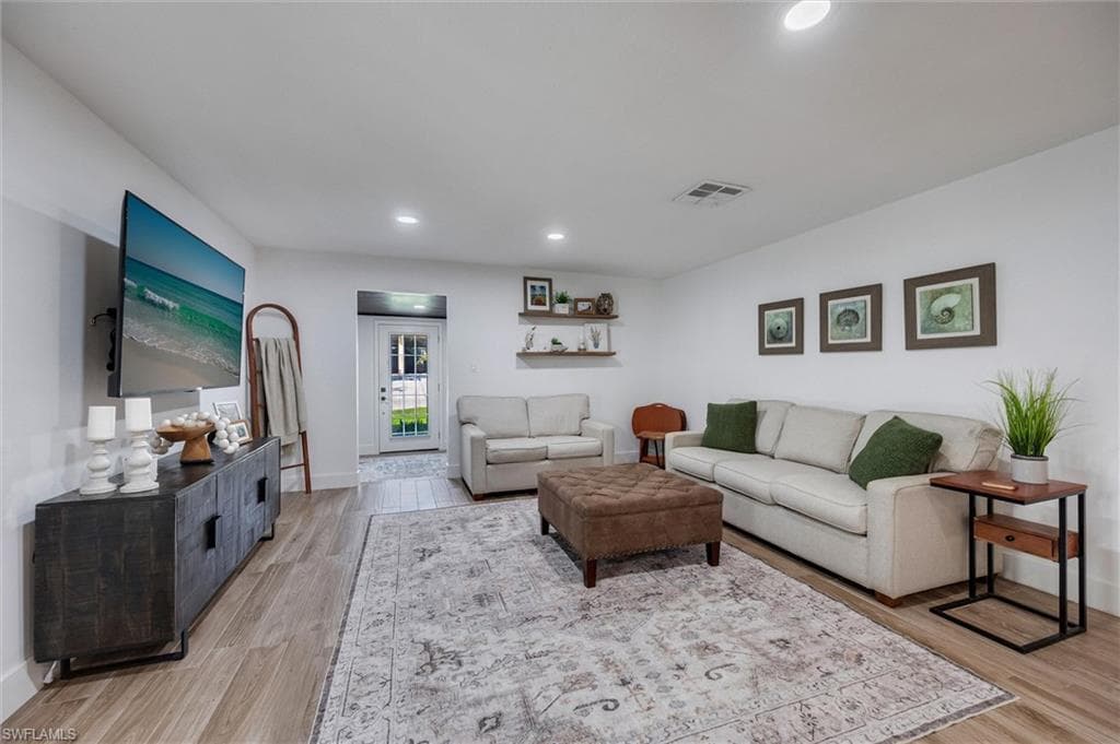 2432 Lake AVE, NAPLES FL 34112-13