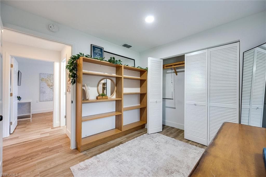 2432 Lake AVE, NAPLES FL 34112-17