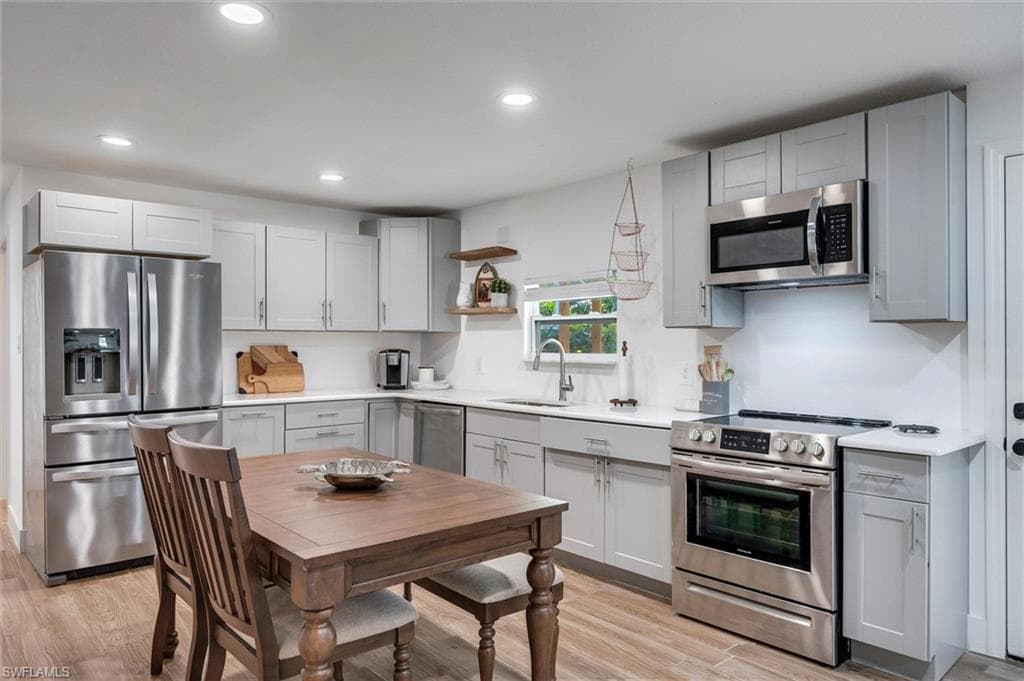 2432 Lake AVE, NAPLES FL 34112-7