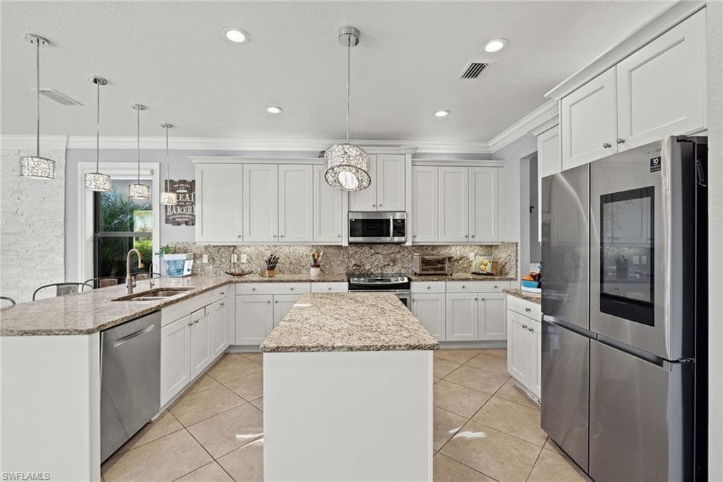 11696 Stonecreek CIR-11