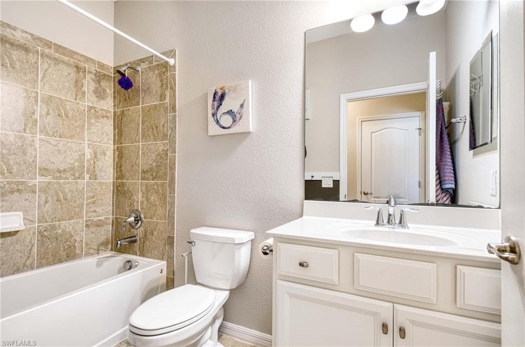 1608 Vizcaya LN, NAPLES FL 34113-11