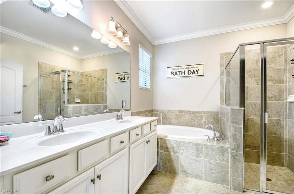 1608 Vizcaya LN, NAPLES FL 34113-17