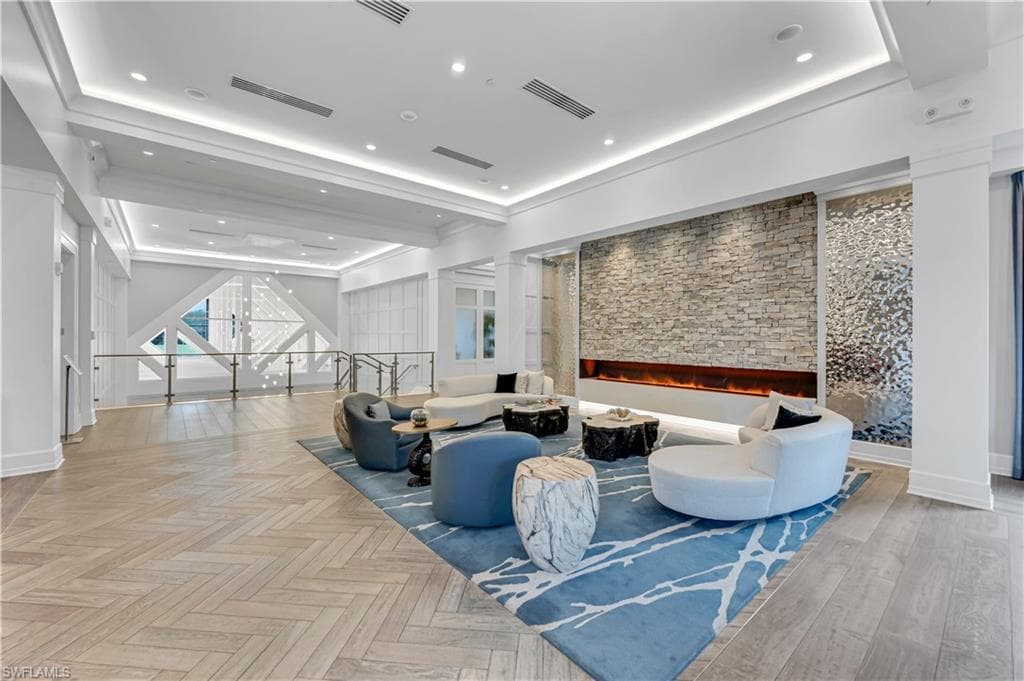 12033 Covent Garden CT # 2403, NAPLES FL 34120-16