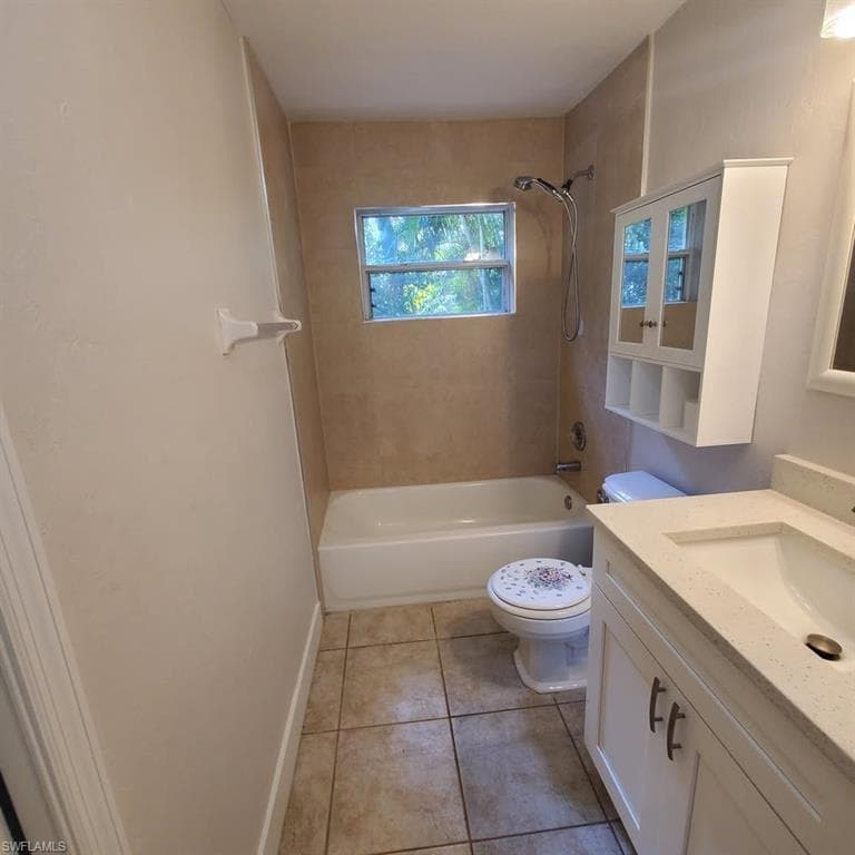 2437 Sunset AVE, NAPLES FL 34112-6