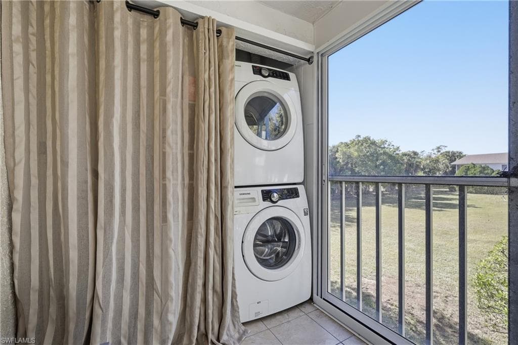 8071 Country RD # 204, FORT MYERS FL 33919-22