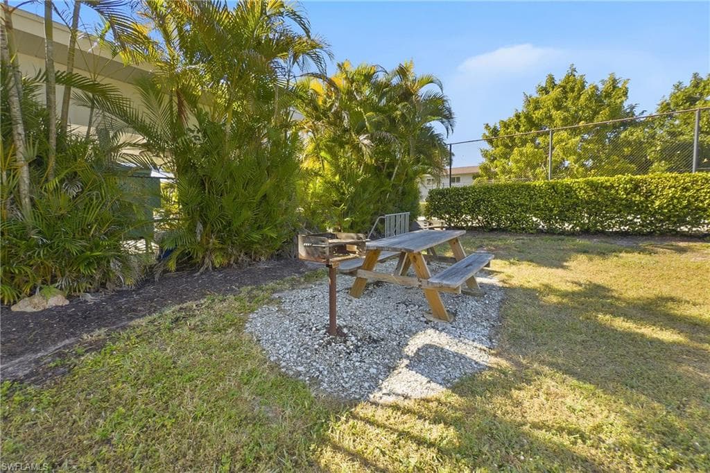 8071 Country RD # 204, FORT MYERS FL 33919-26