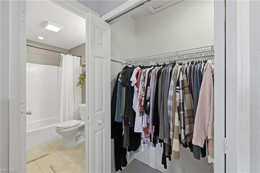 8071 Country RD # 204, FORT MYERS FL 33919-16