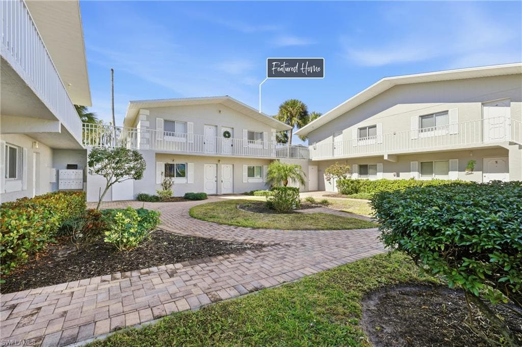 8071 Country RD # 204, FORT MYERS FL 33919-32