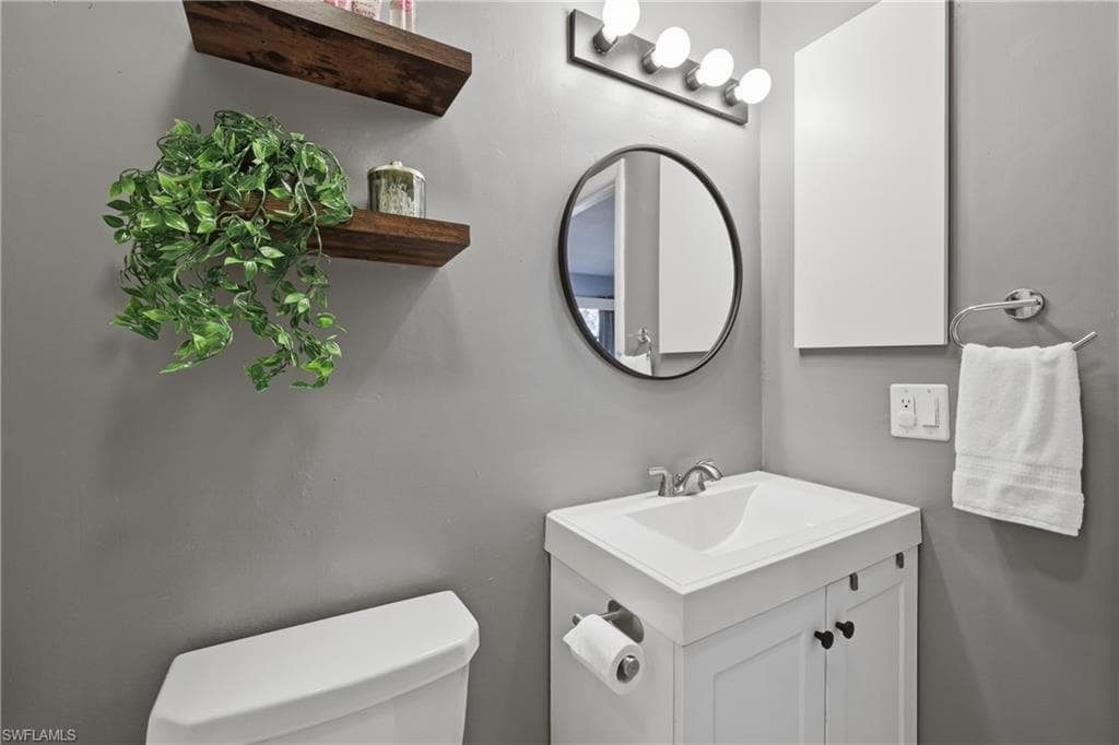 8071 Country RD # 204, FORT MYERS FL 33919-17