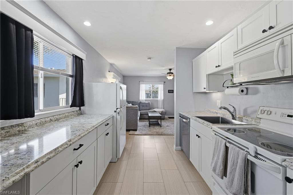 8071 Country RD # 204, FORT MYERS FL 33919-10