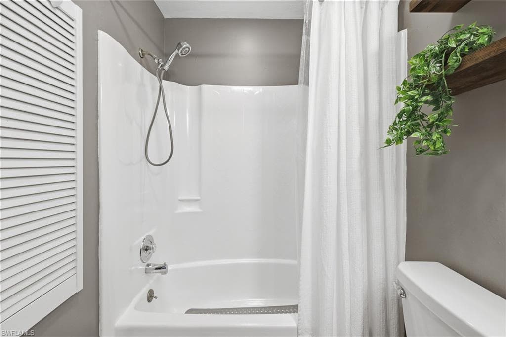 8071 Country RD # 204, FORT MYERS FL 33919-18