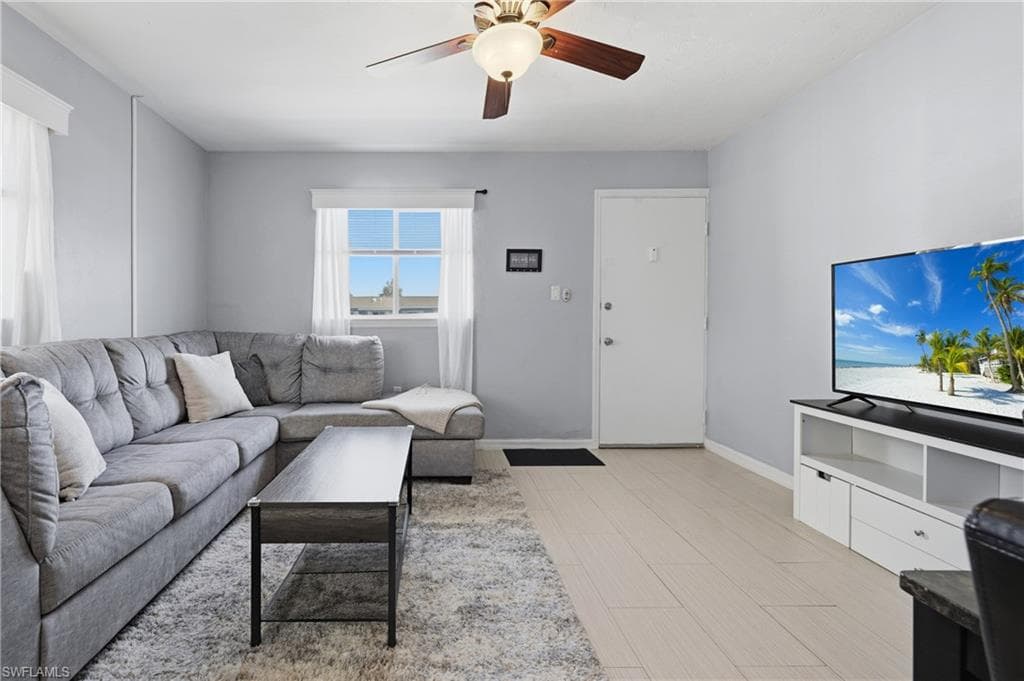 8071 Country RD # 204, FORT MYERS FL 33919-3