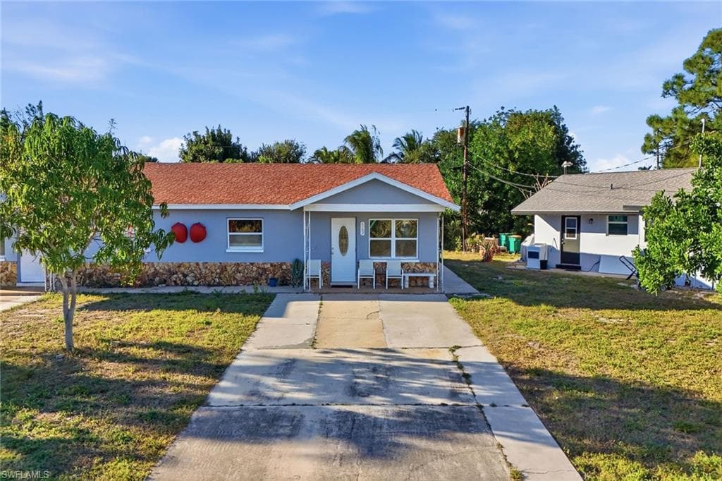 4791 Dorando DR, NAPLES FL 34103-2