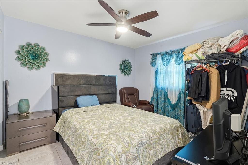 4791 Dorando DR, NAPLES FL 34103-8