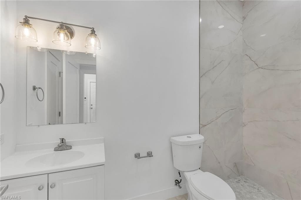 11099 Sea Tropic LN, FORT MYERS FL 33908-24