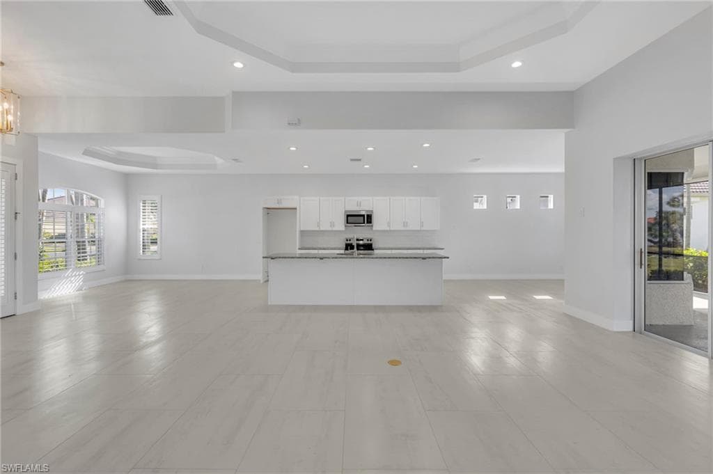 11099 Sea Tropic LN, FORT MYERS FL 33908-8