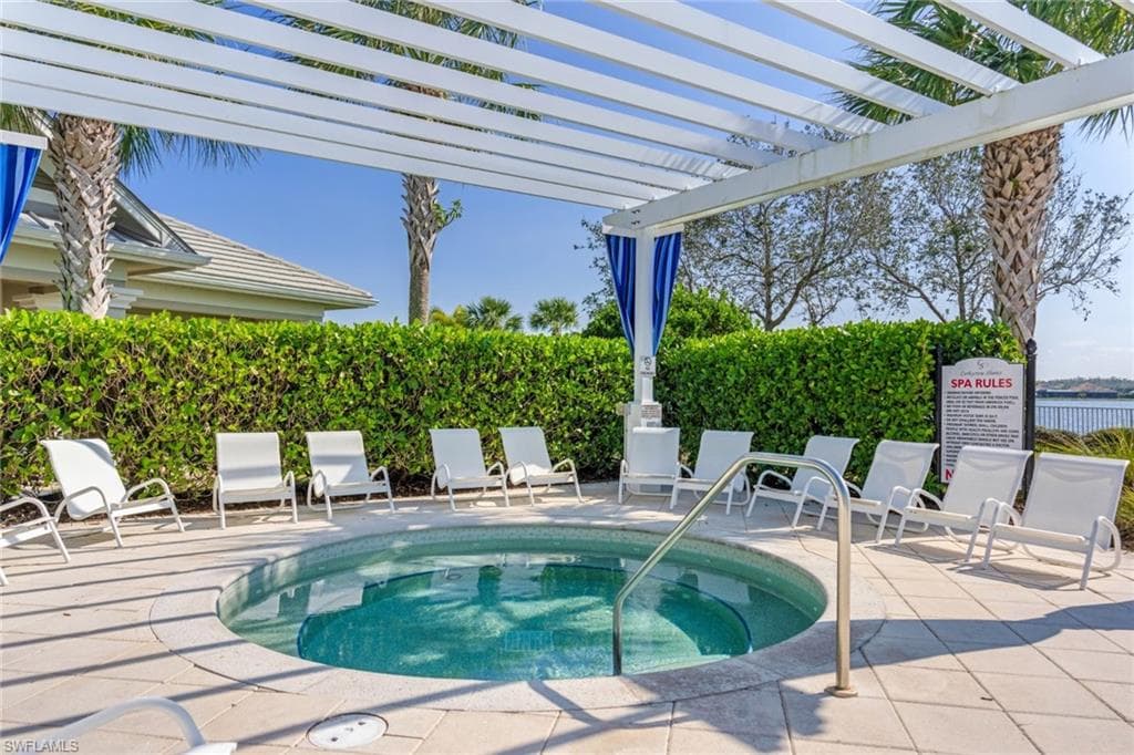 14009 Shadywood CT, ESTERO FL 33928-39