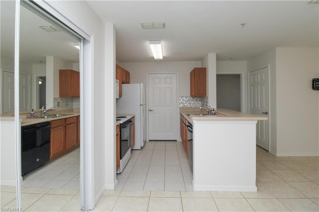 14905 Pleasant Bay LN # 6101, NAPLES FL 34119-7