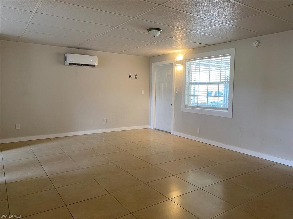 2084 Monroe AVE, NAPLES FL 34112-9