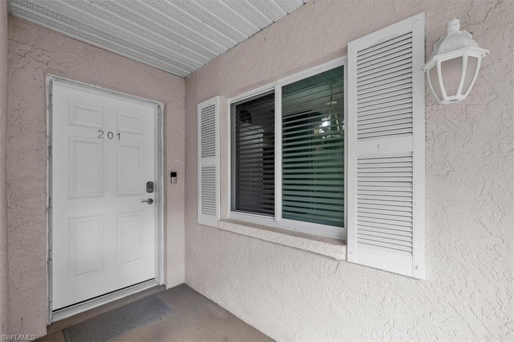 280 Timber Lake CIR # H201, NAPLES FL 34104-26