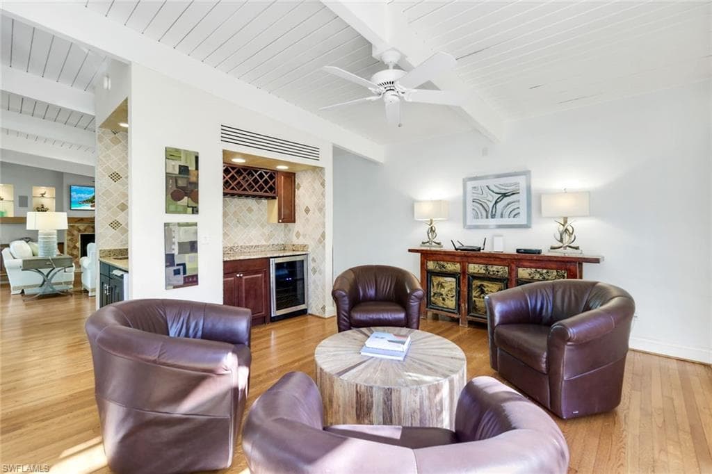 210 Central AVE, NAPLES FL 34102-22