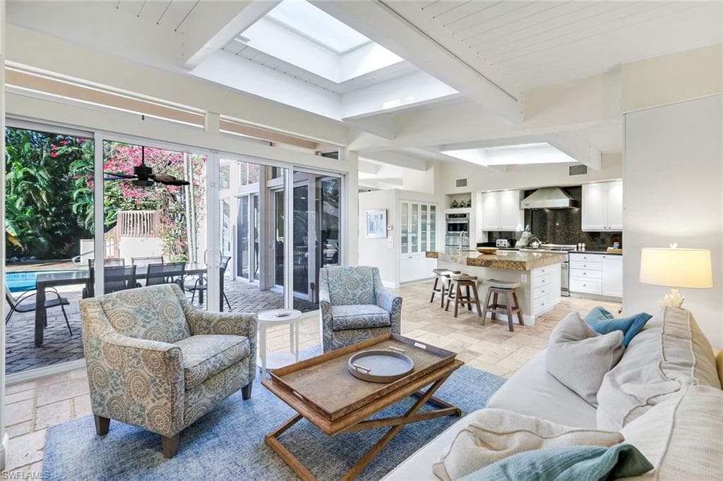 210 Central AVE, NAPLES FL 34102-11