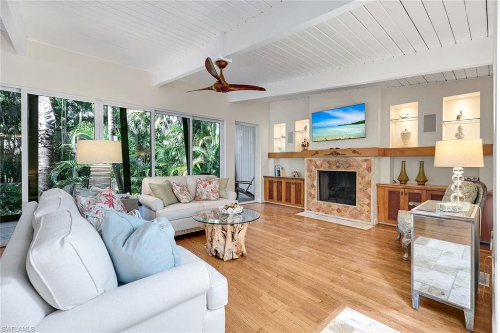 210 Central AVE, NAPLES FL 34102-19