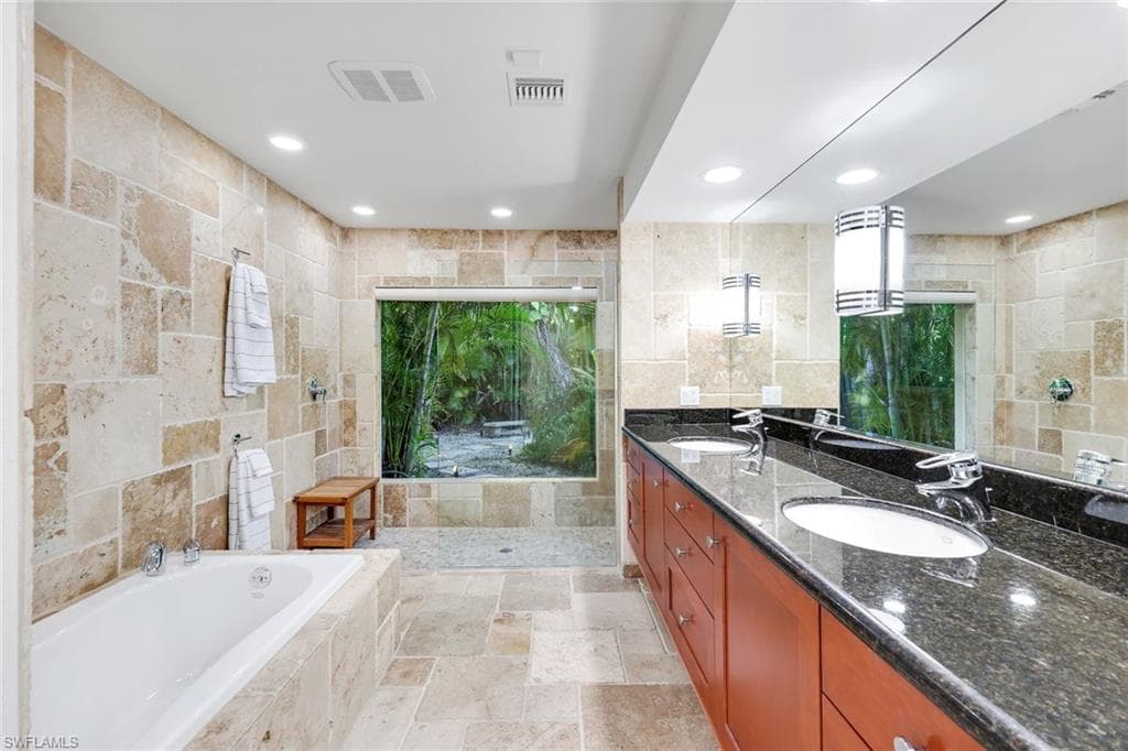 210 Central AVE, NAPLES FL 34102-17