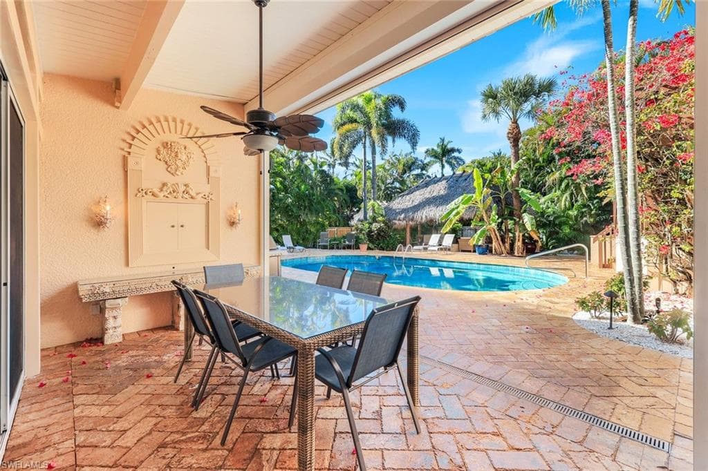 210 Central AVE, NAPLES FL 34102-14