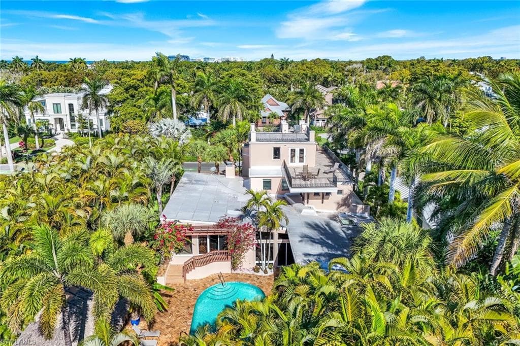 210 Central AVE, NAPLES FL 34102-47