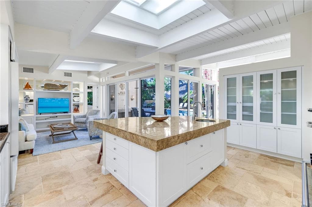 210 Central AVE, NAPLES FL 34102-10