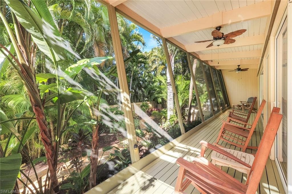 210 Central AVE, NAPLES FL 34102-39