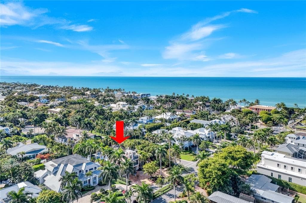 210 Central AVE, NAPLES FL 34102-3