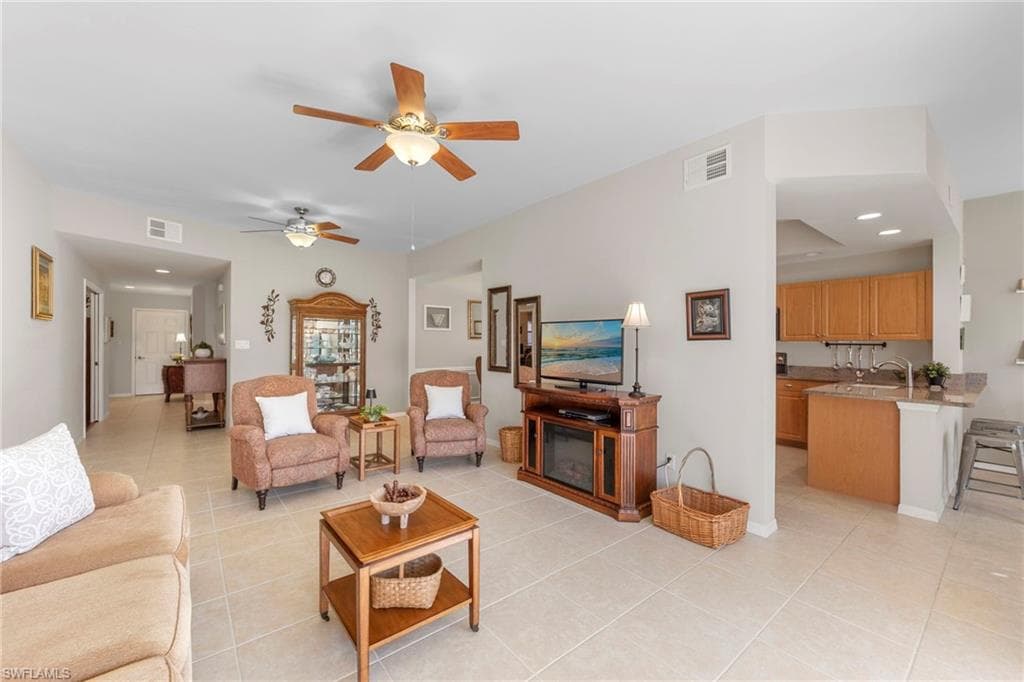 14090 Eagle Ridge Lakes DR # 101, FORT MYERS FL 33912-19