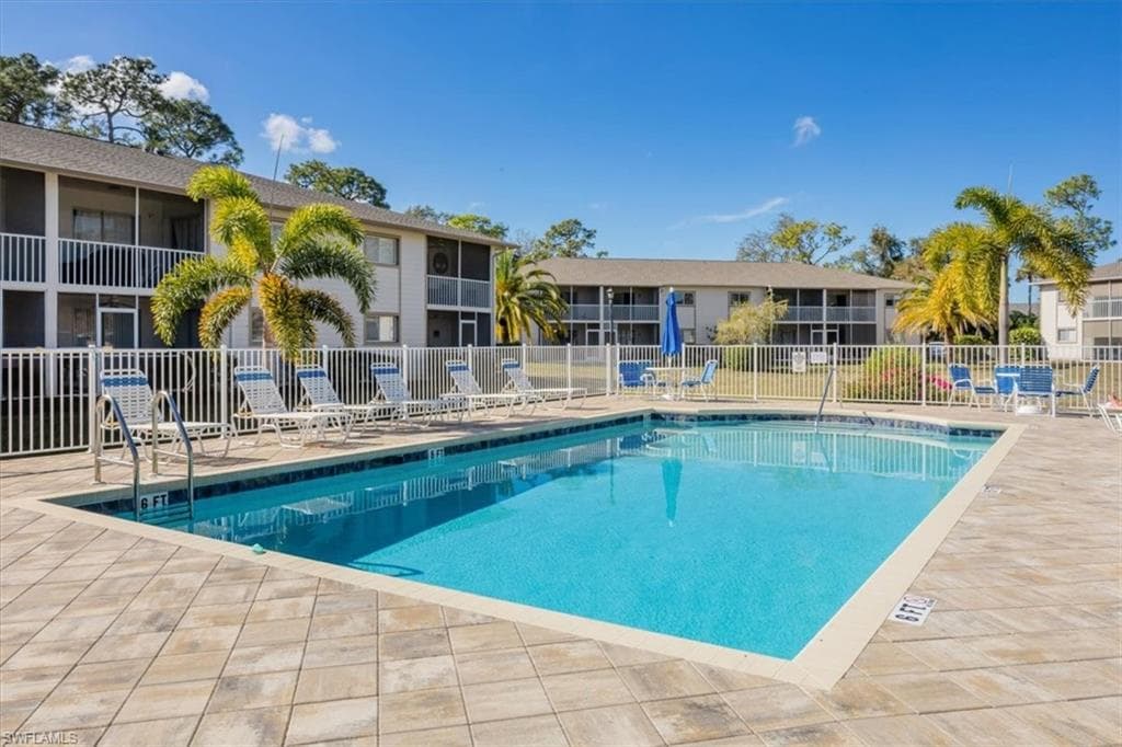 2350 Naples Trace CIR # 608, NAPLES FL 34109-16