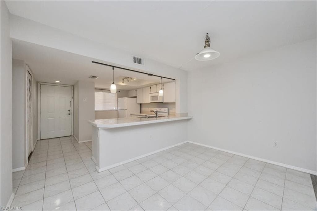 2350 Naples Trace CIR # 608, NAPLES FL 34109-3